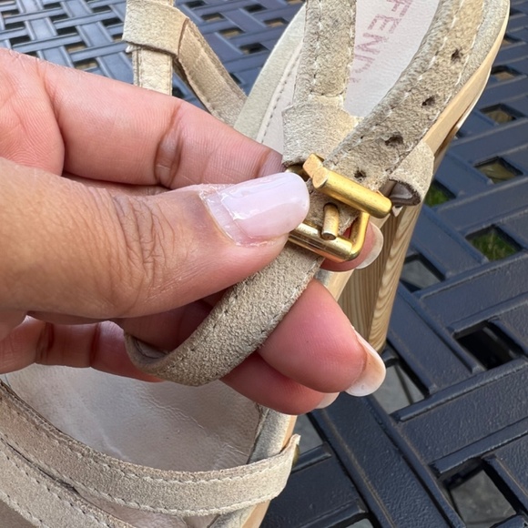 Fendi Wooden Platform Heels Sandals; Size 36 (US 6) - Picture 5 of 12